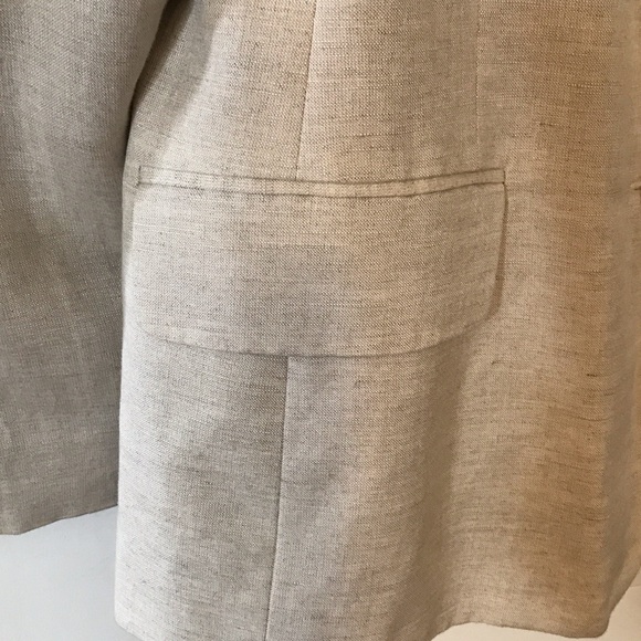 Casual Corner Light Beige Linen Blazer with shoulder pads - Picture 3 of 6